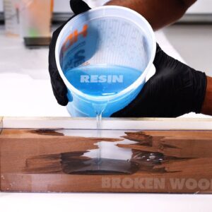 Resin wood desk lamp: How to make step by step